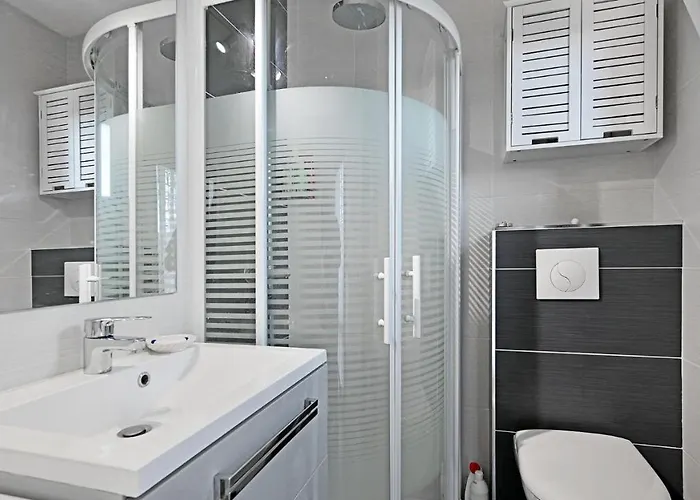 Port Lano- 109- Lumineux- 4 Pers דירה